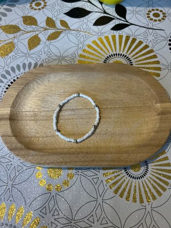 Bracelet perle de rocaille blanc et argent