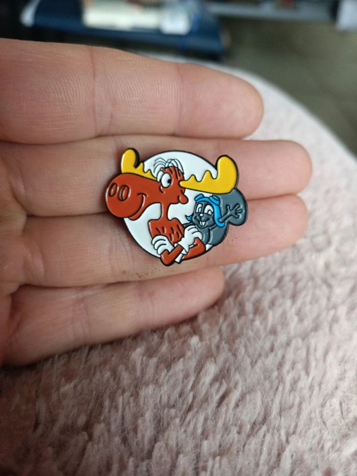 Pins Rocky et Bullwinkle neuf