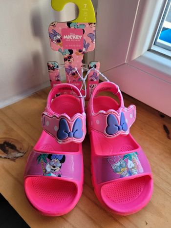 Sandales minnie 24 neuves