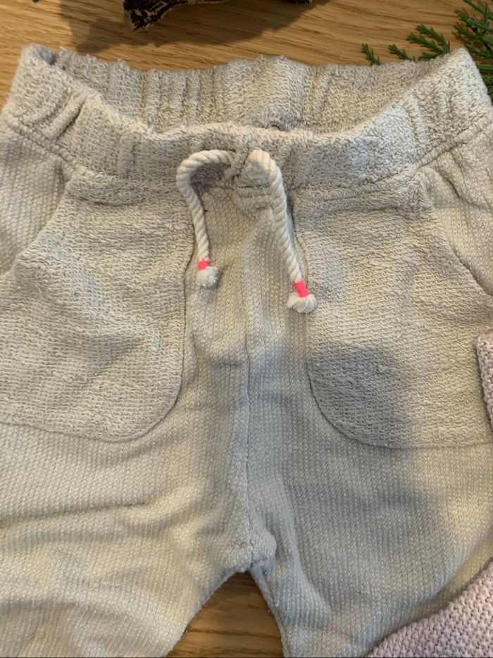 🍎 Ensemble Gilet Pomme Framboise + Pantalon Zara – 12 mois 🌟 - photo numéro 3