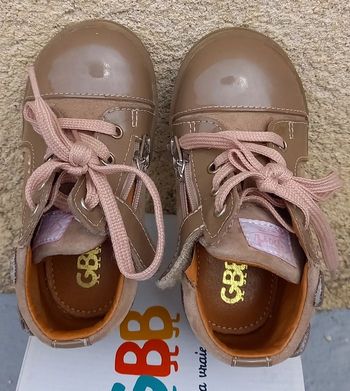 Chaussures GBB taille 23