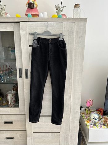 Jean noir taille 12 ans