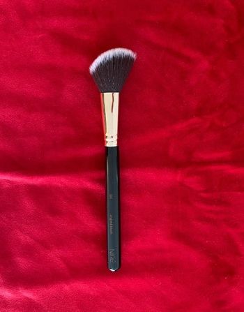 Niré Beauty - Pinceau de maquillage numéro 104 angled brush