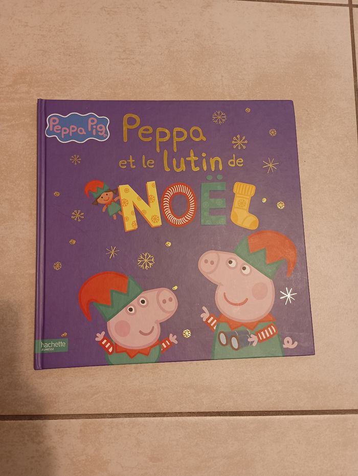 Grand livre Peppa pig peppa fête et le lutin de noel