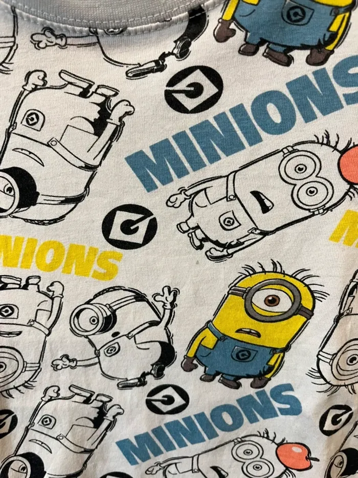 Tshirt minions 3-4 ans - photo numéro 2