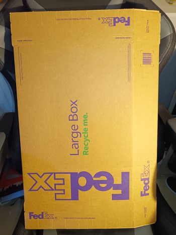 20 cartons Fedex (31,43x7,62x44,45cm)