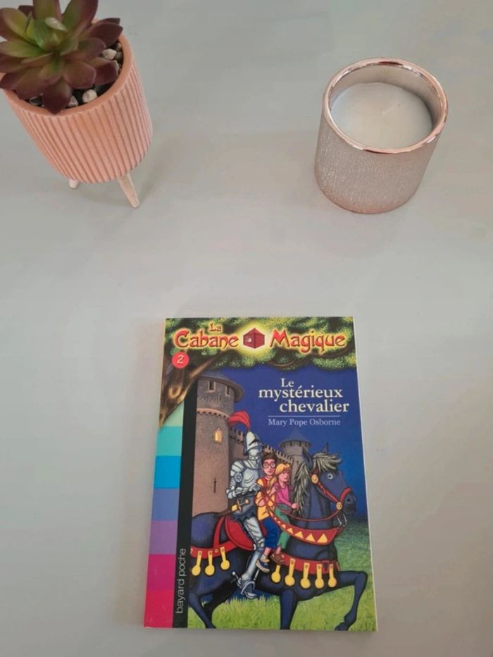 La cabane magique Tome 2 le mystérieux chevalier