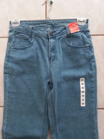 Jean taille 40 neuf