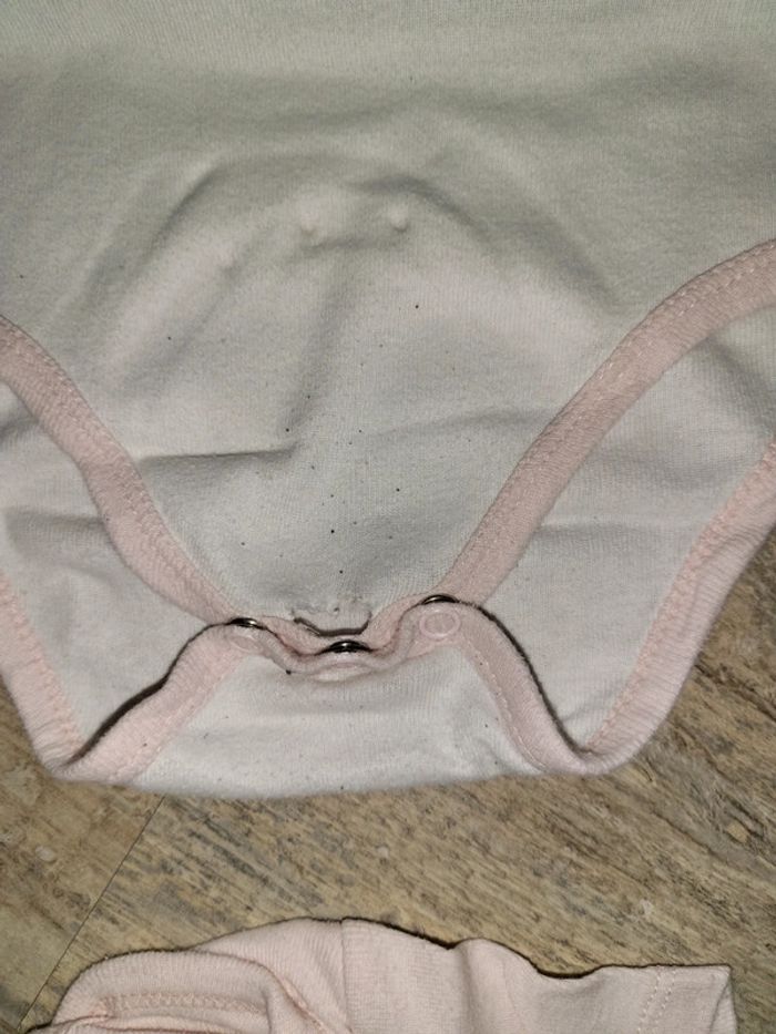 Lot 13 bodies manches courtes/fines bretelles bébé fille 18 mois dont 3 offerts très bon état - photo numéro 9