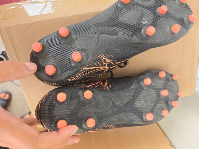 Paire de crampon taille 40 - photo numéro 4