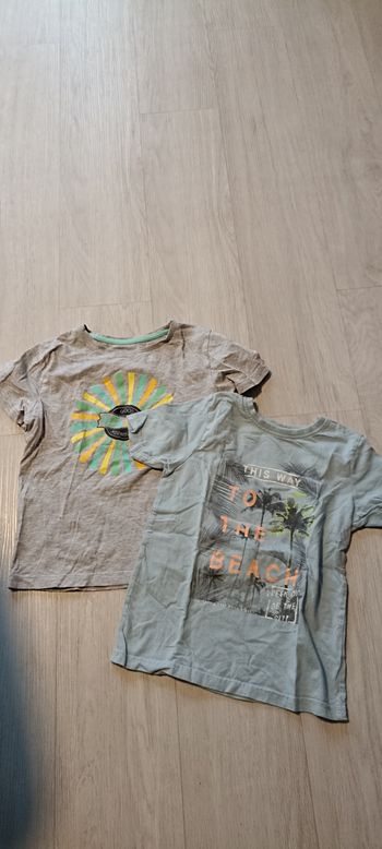 Lot de 2 tee shirt taille 5-6 ans