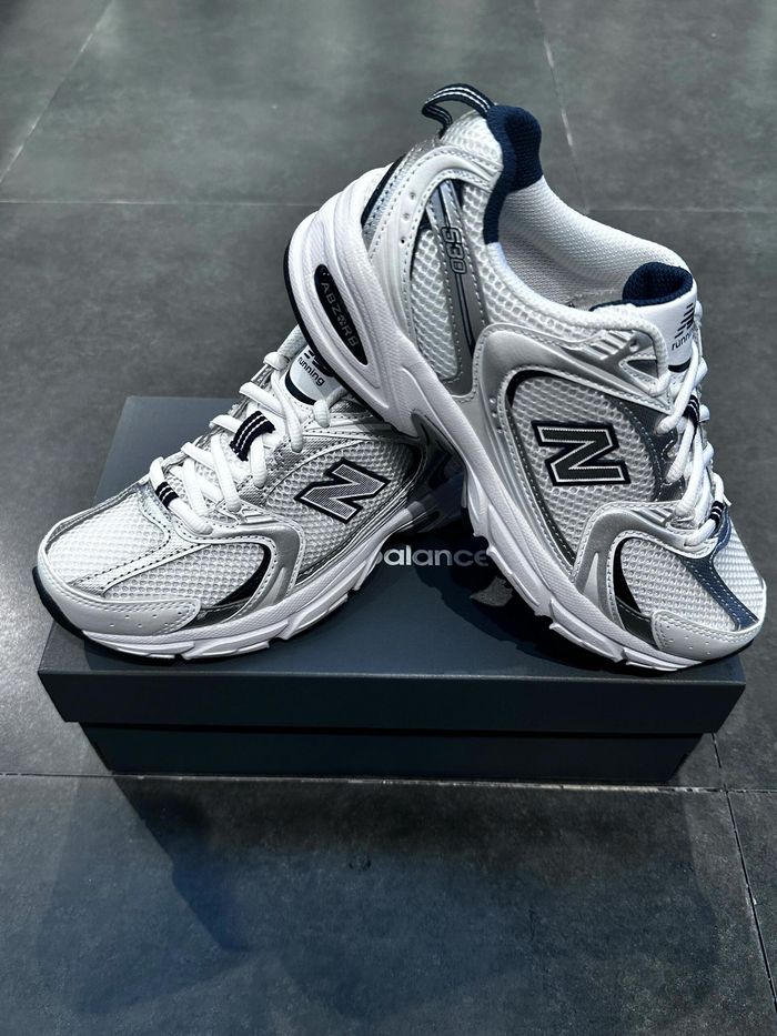 New Balance NB 530 taille 42 - photo numéro 3