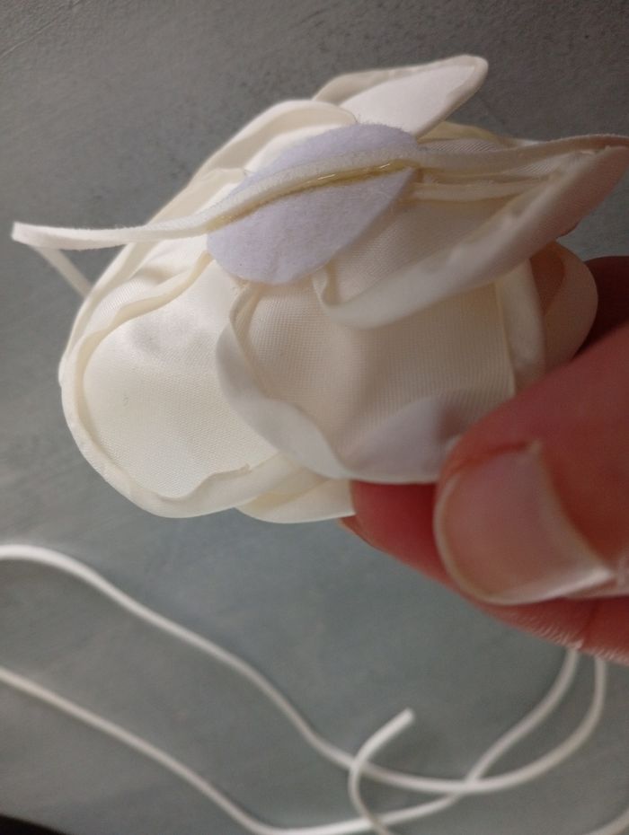 Fleur en tissu satiné, multi usages - photo numéro 4