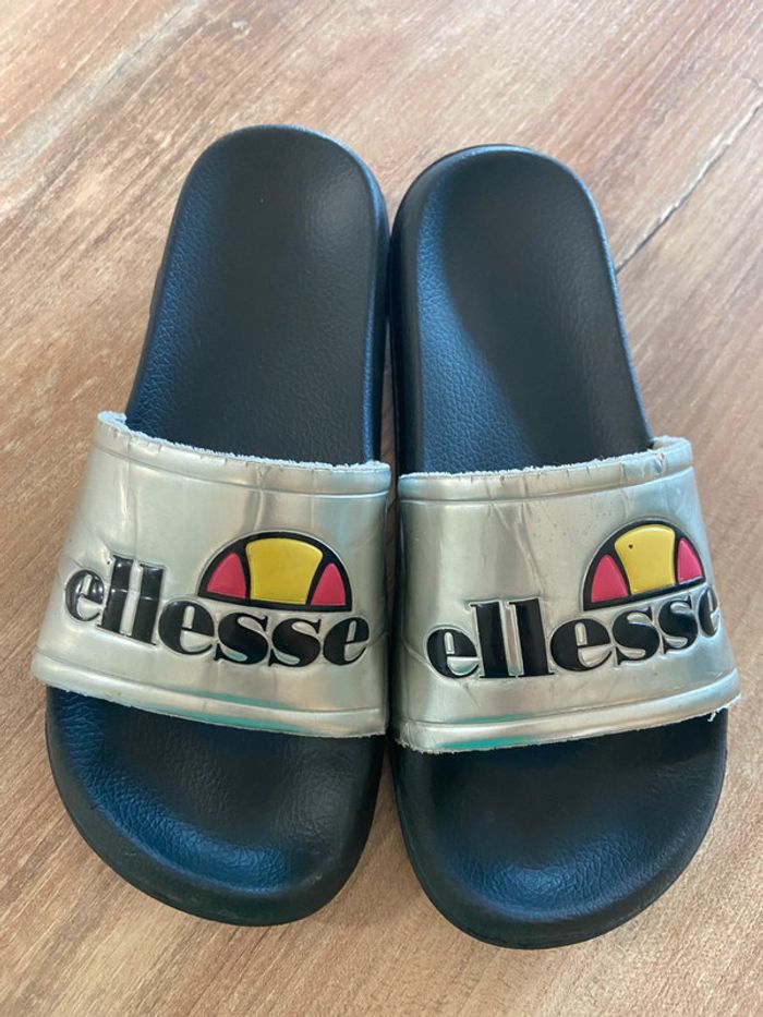 Claquettes Ellesse argentées Pointure 33-34