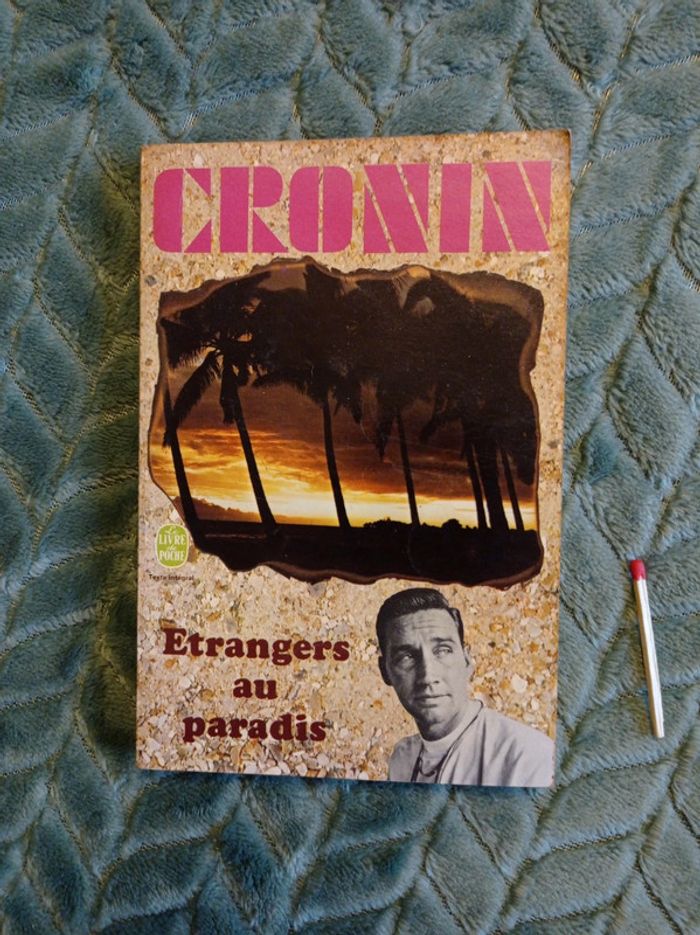 Étrangers au paradis, Cronin
