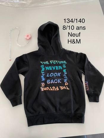 Pull noir futur neuf 10 ans