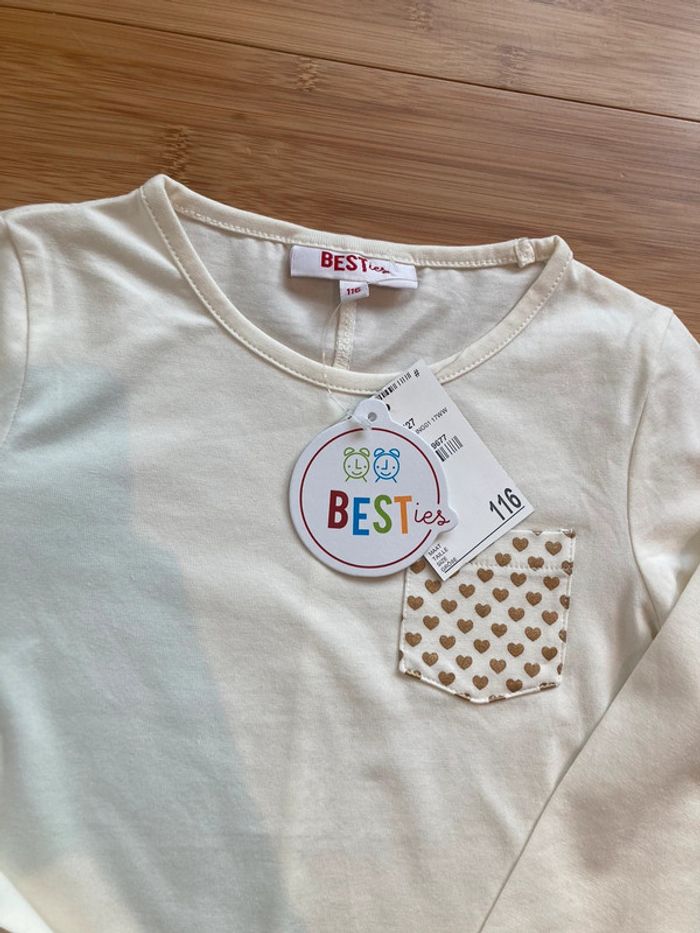 6 ans  - T-shirt crème uni avec poche coeur doré - neuf - photo numéro 2