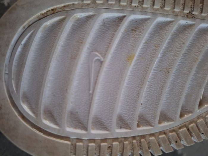 Vends baskets blanche vision alta Nike - photo numéro 8