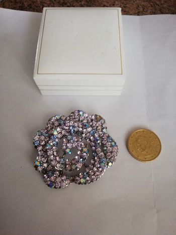 Magnifique grosse broche en fantaisie ancienne