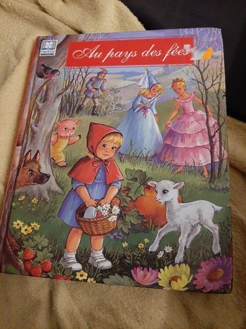 Livre 📖 titre  Au pays des fées