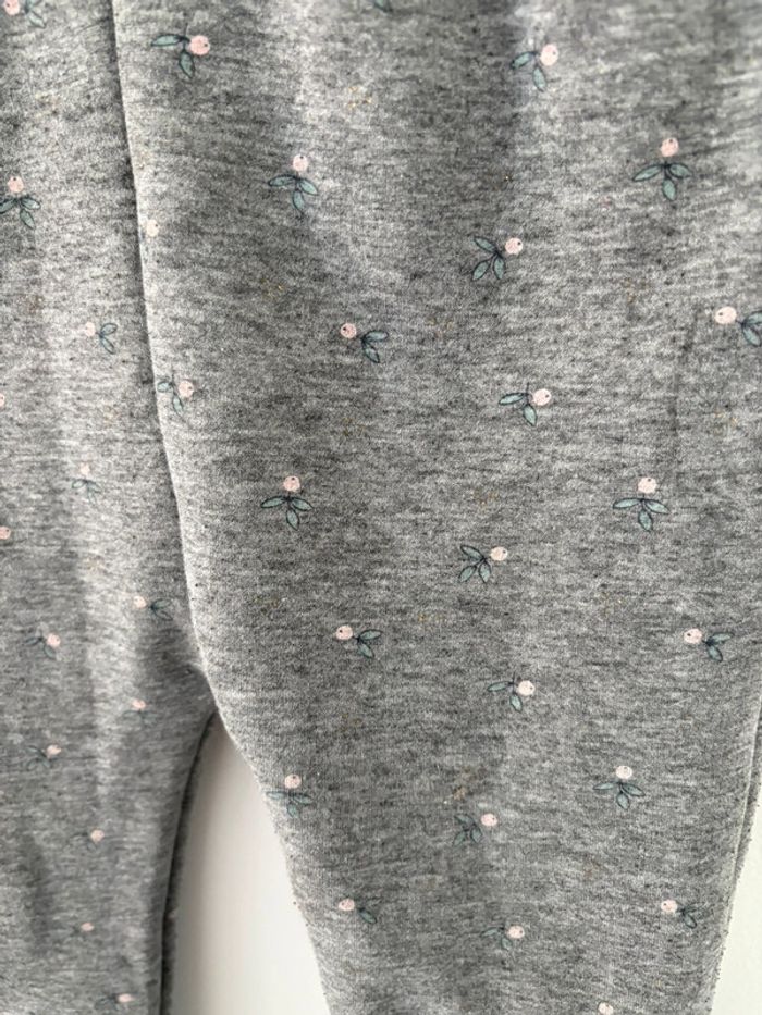 Legging bébé fille gris à fleur Kiabi  – Taille 36 mois - photo numéro 2
