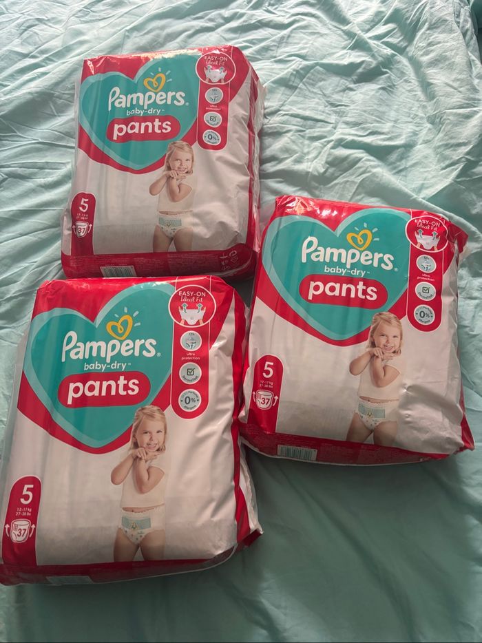 Lot couches pants Pampers taille 5 - photo numéro 2