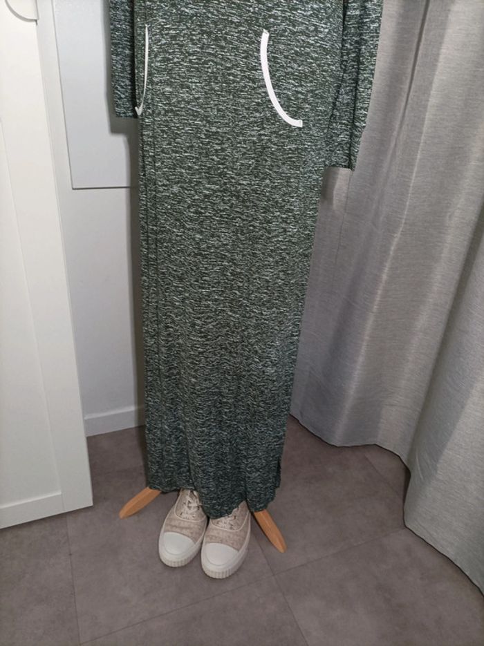 Robe longue capuche - photo numéro 3