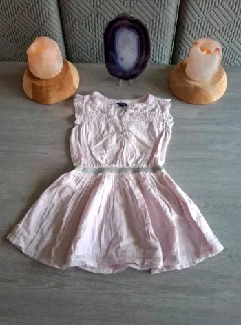 Jolie Robe à paillettes taille 3 ans