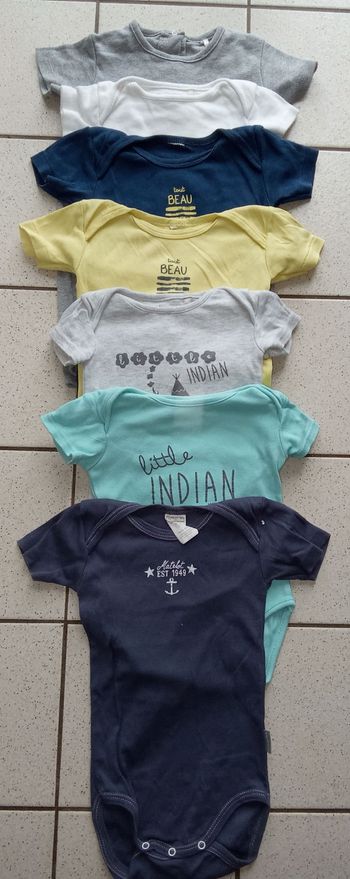 Lot de 7 bodys garçon manche courte 24 mois