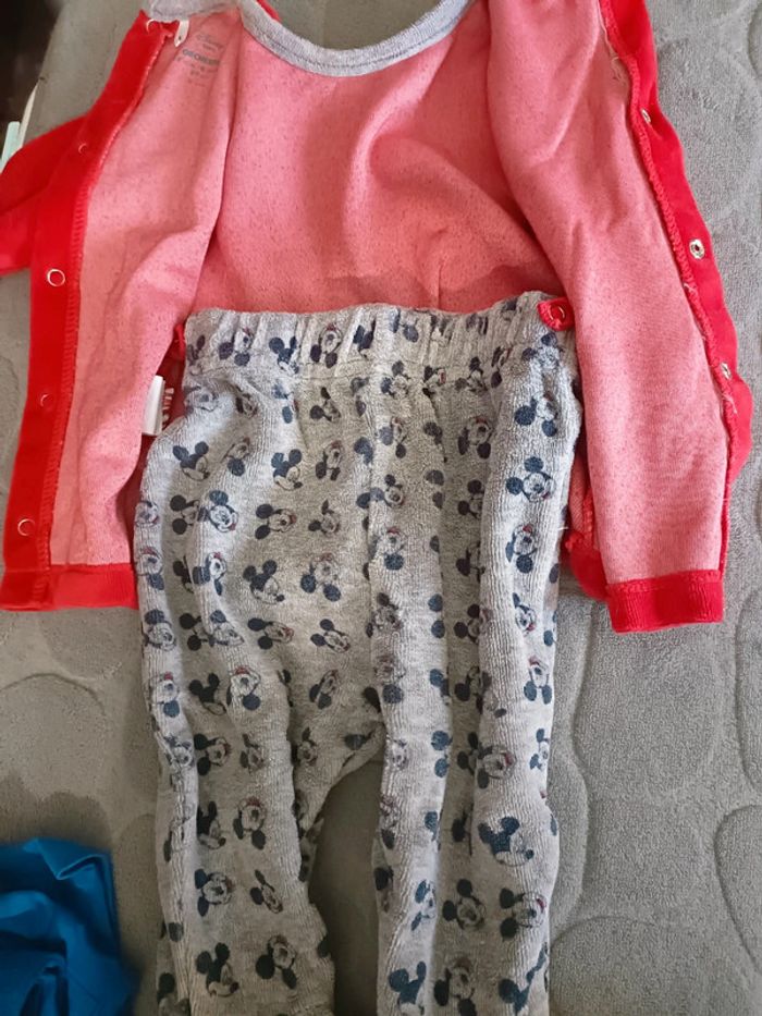 2 Ensemble pyjama 6 Mois pantalon tenue - photo numéro 9
