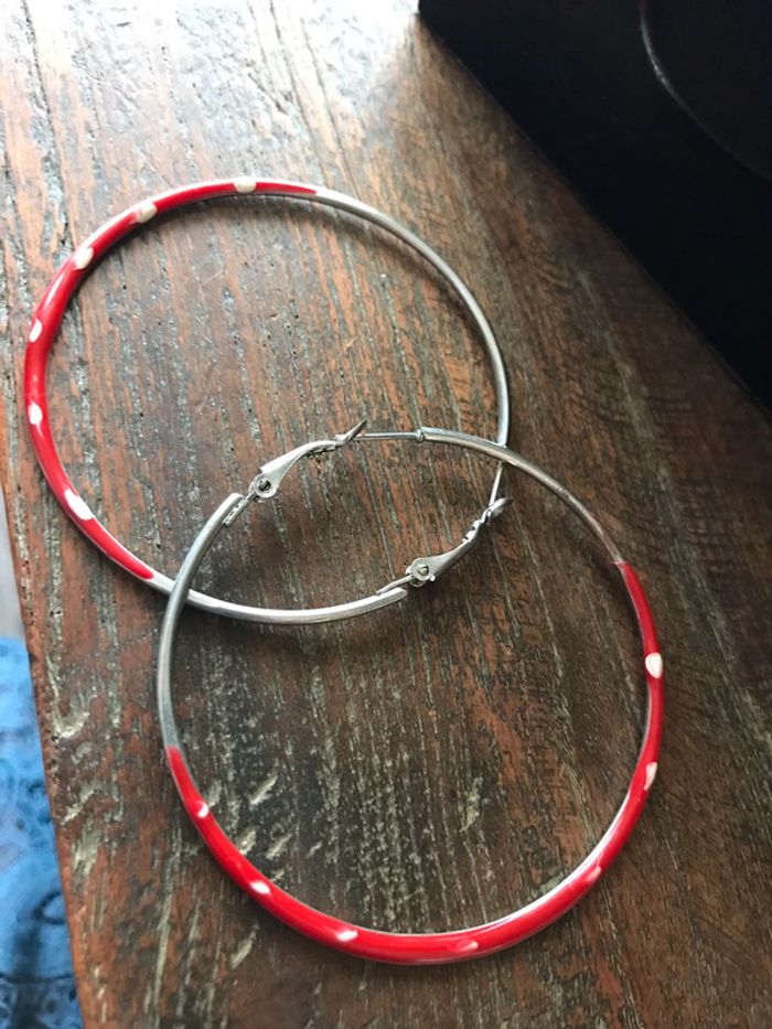 Magnifique paire de boucles d’oreilles anneaux rouges - photo numéro 5