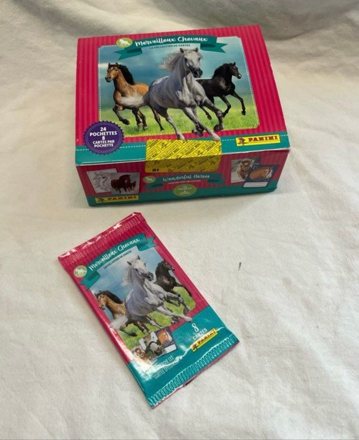 Box panini Cartes à collectionner MERVEILLEUX CHEVAUX 🐎 neuve