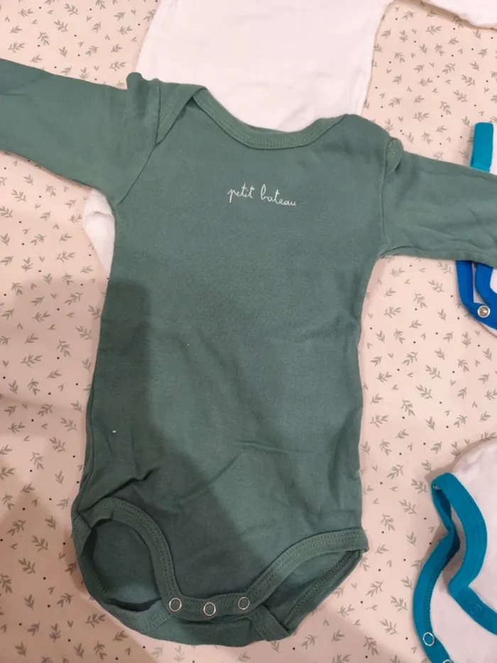 4 bodies manches longues petit bateau 6 mois - photo numéro 4