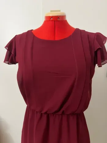 Robe patineuse à volants rouge bordeaux Talia Benson