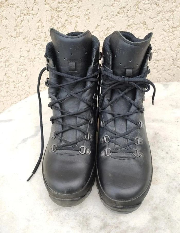Chaussures de randonnée - Moutain boots GTX Lowa - taille 44