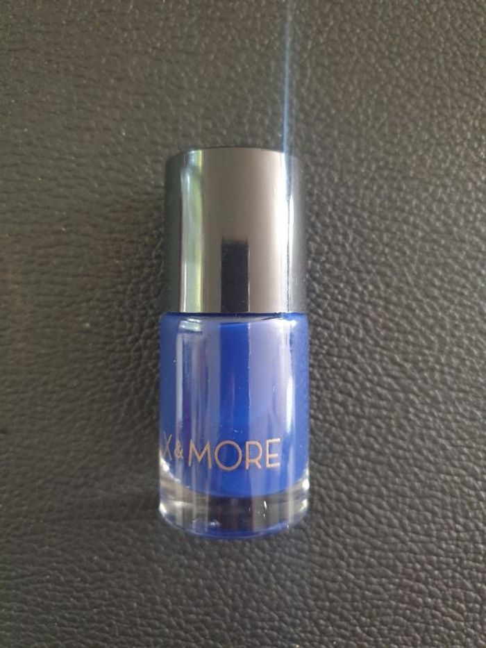 Vernis bleu
