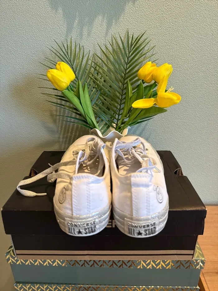 Jolies baskets basses femme 38 - photo numéro 2