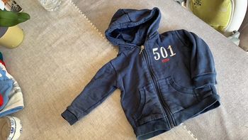 Gilet zippee capuche levis 24 mois