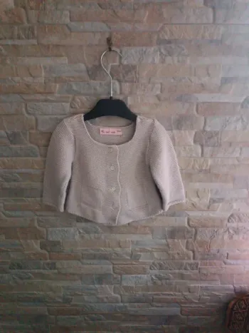 Gilet gris Au tout début 6M
