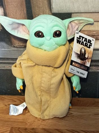 Moyenne peluche Grogu collection Disney store neuve