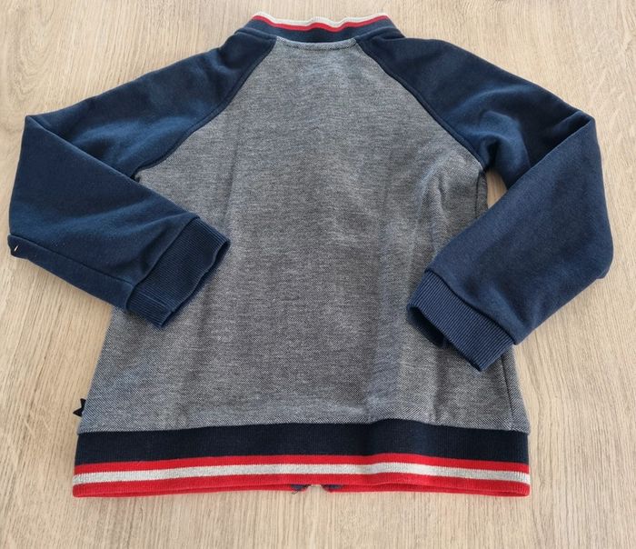 Veste we jogging okaidi 5ans - photo numéro 2