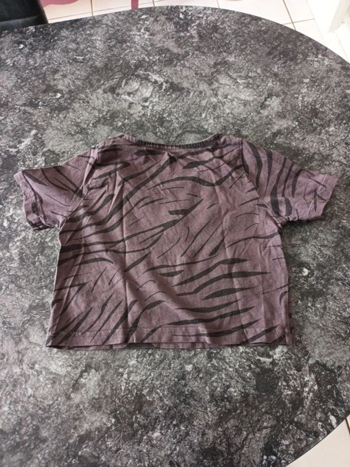 Tee-shirt marron et noir 8 ans - photo numéro 6