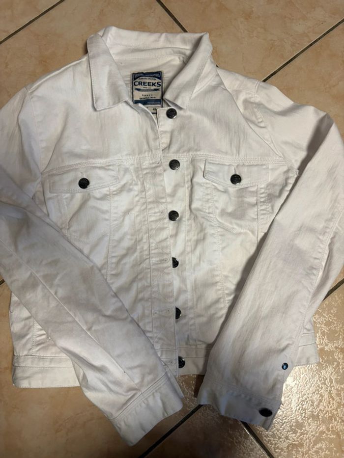 veste en jean blanche