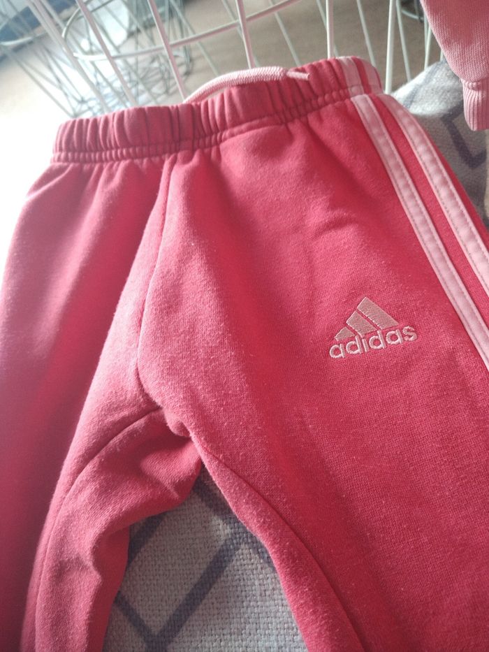 Très beau Survêtement Adidas - photo numéro 3