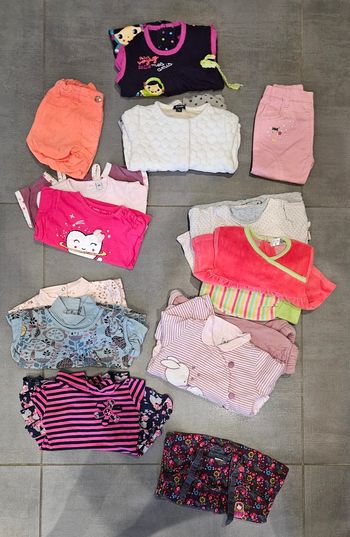 Lot vêtements fille 6 mois 15 pièces