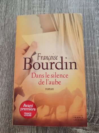 Françoise Bourdin 🟣 Dans le silence de l'aube