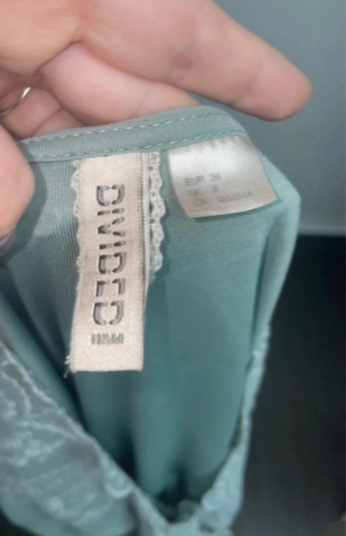 Superbe Robe d'Été H&M Divided Taille 36 S avec Broderies Blanches - photo numéro 4