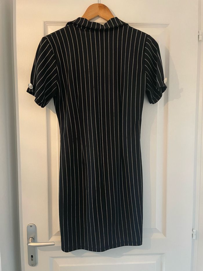 Robe noire rayée - photo numéro 3