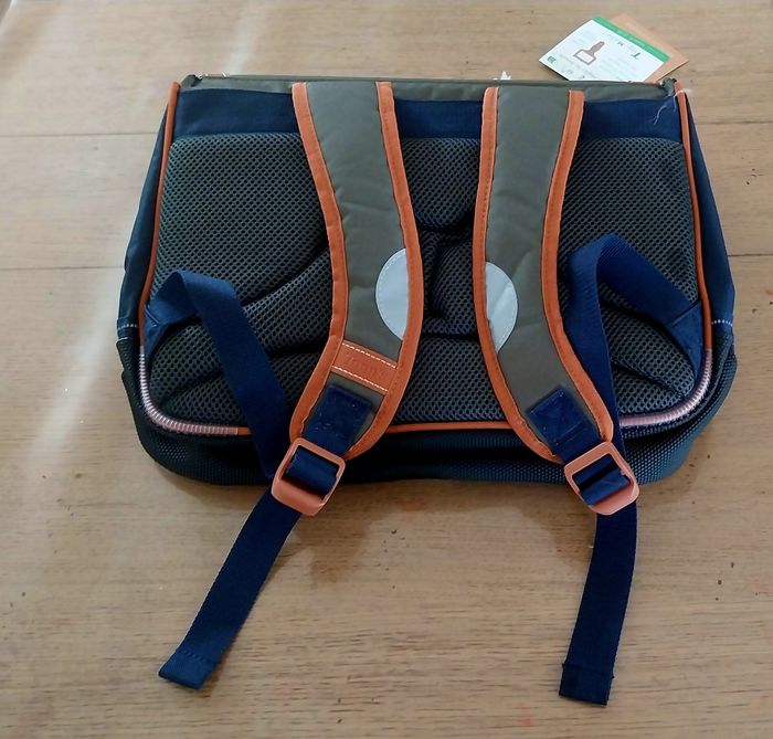 Cartable enfant 35cm neuf - photo numéro 2