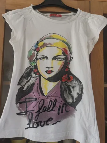 Très joli tee-shirt taille S